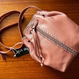 ✨ NWT & Free Shipping✨ The Sak Ivy Drawstring Leather Bucket Bag